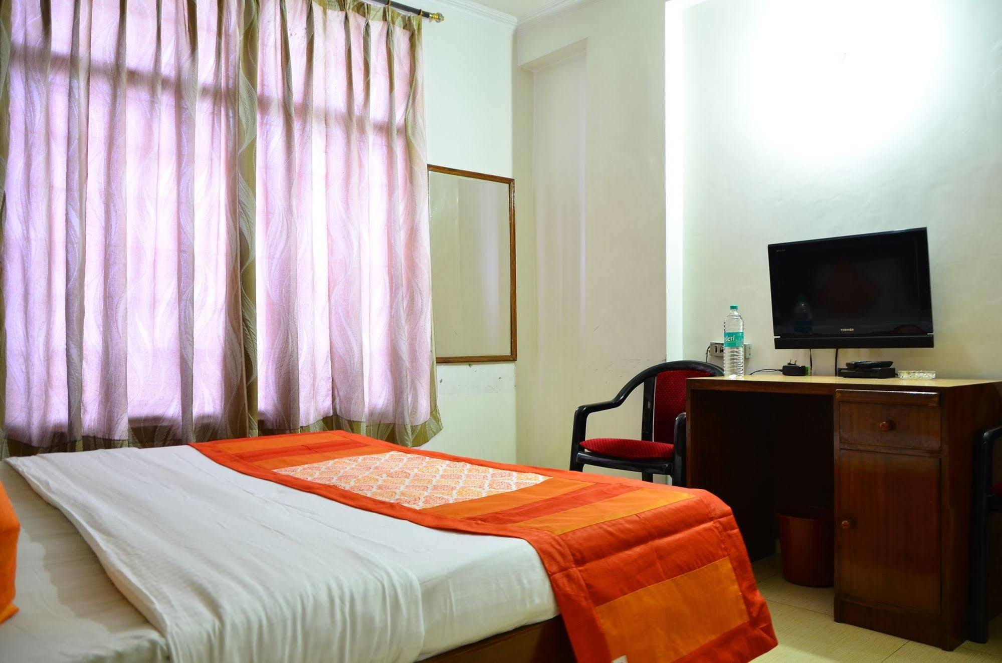 Airport Hotel Paradise International Yeni Delhi Dış mekan fotoğraf