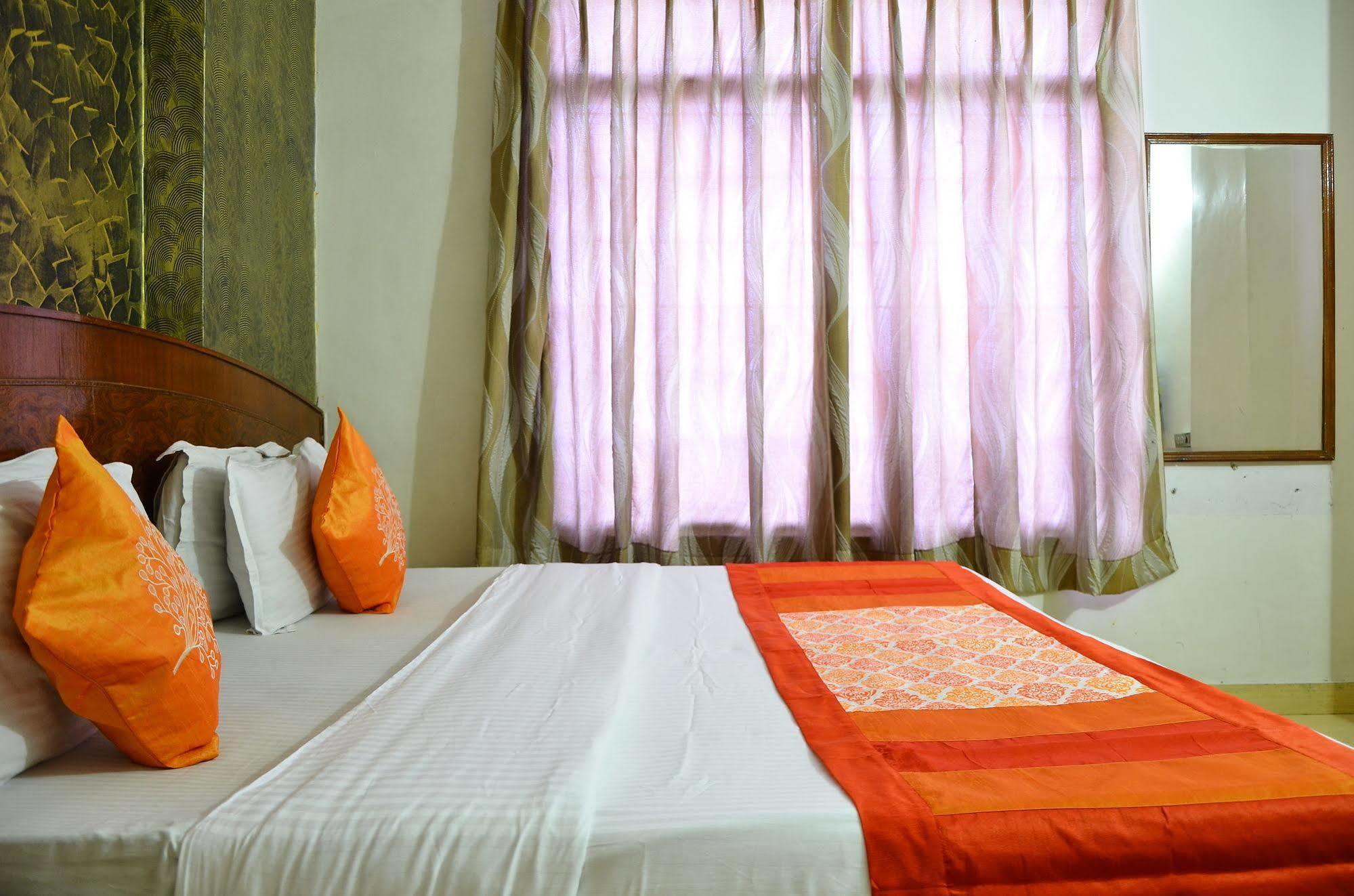 Airport Hotel Paradise International Yeni Delhi Dış mekan fotoğraf